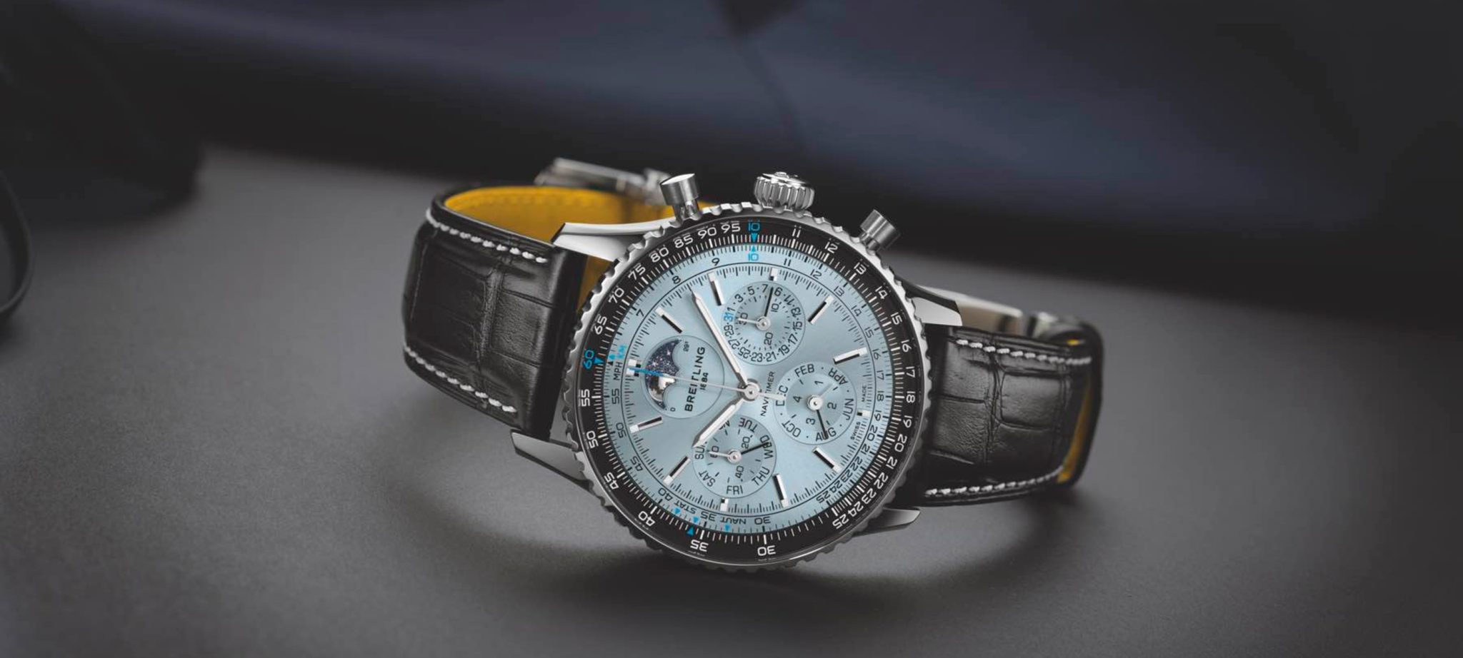 Breitling Navitimer B19 Chronograph 43 Perpetual Calendar: Perpaduan Presisi dan Keanggunan